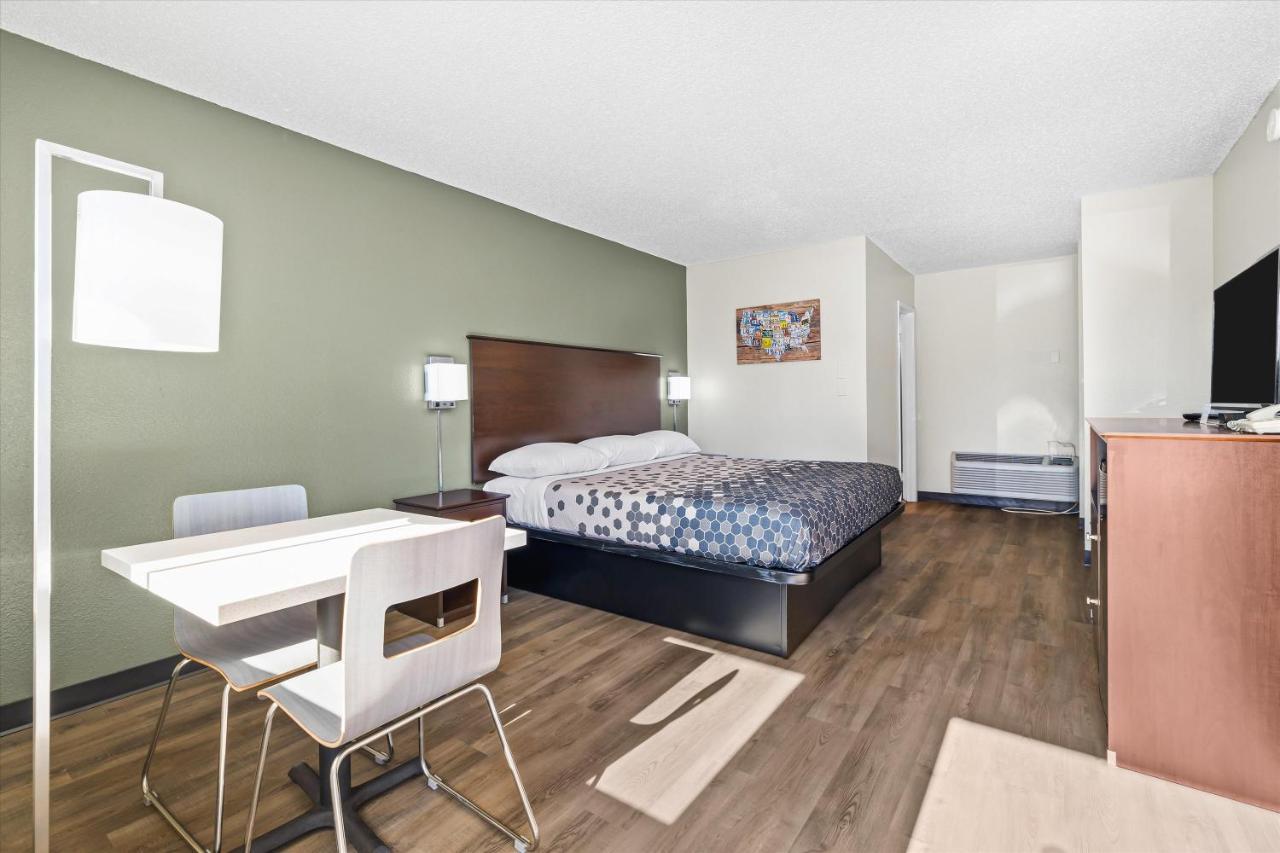 Bend Inn & Suites Esterno foto