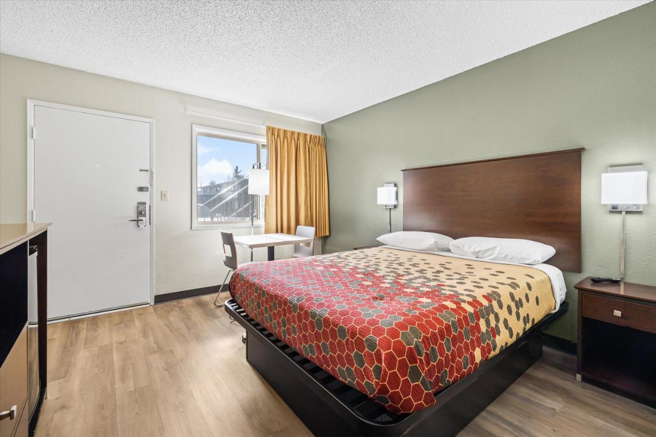 Bend Inn & Suites Esterno foto