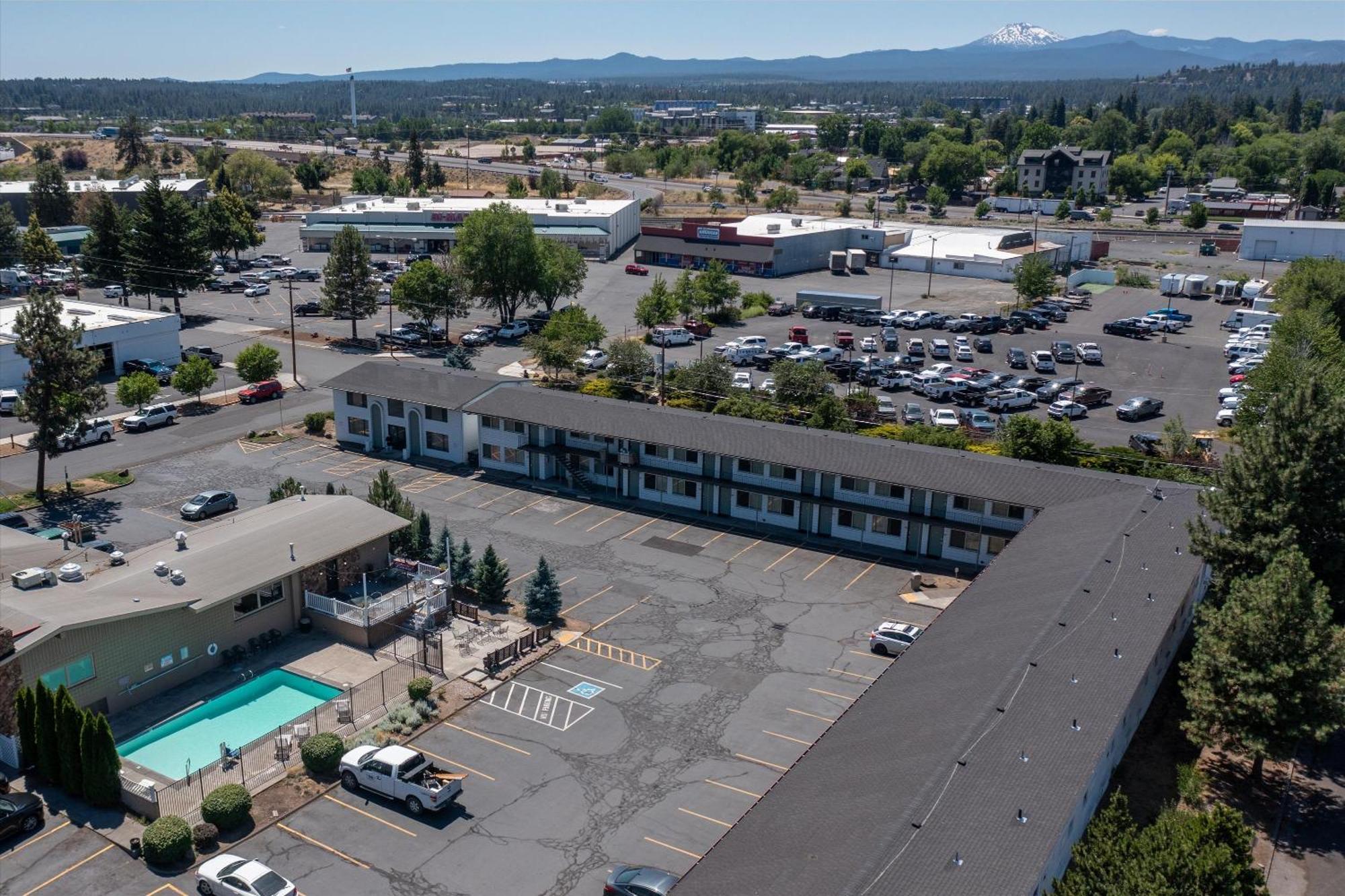 Bend Inn & Suites Esterno foto